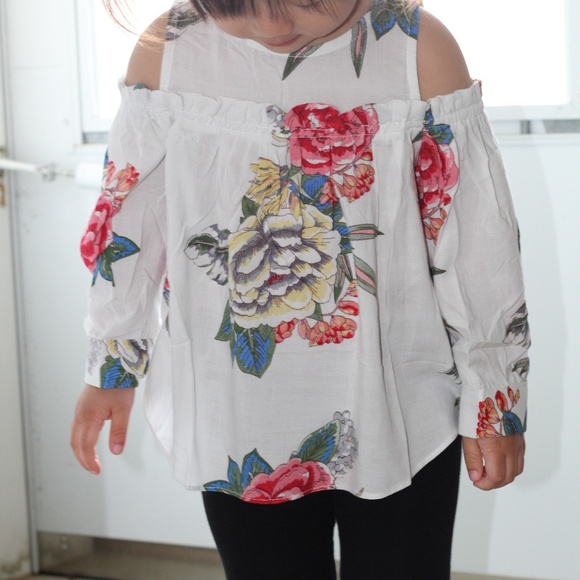 Girls cold shoulder top - Picture 2 of 3